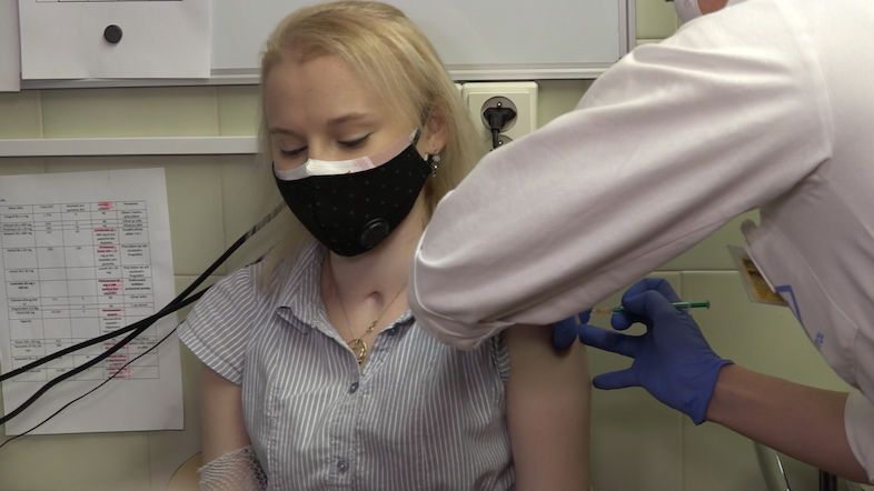 Pětadvacetiletá Nikola je po dvou transplantacích plic. Vakcína je pro ni spása